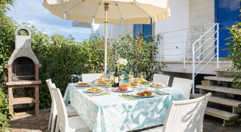 Charming villa with garden, barbeque & terrace | Beach nearby | Pet-friendly in Salve