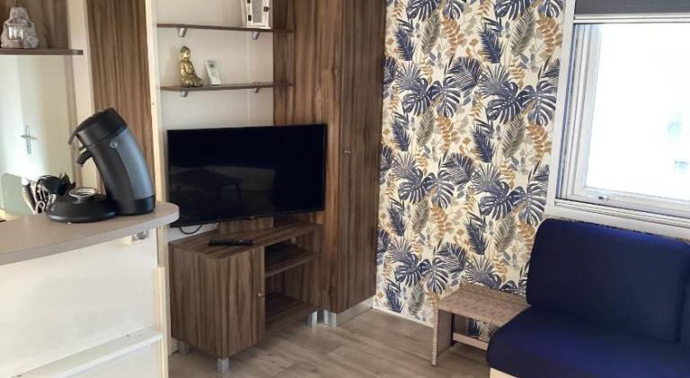 Linge literie et toilette fournis, un grand confort, a cote ou a 5 minutes des piscines tous 3 chamb in Fréjus