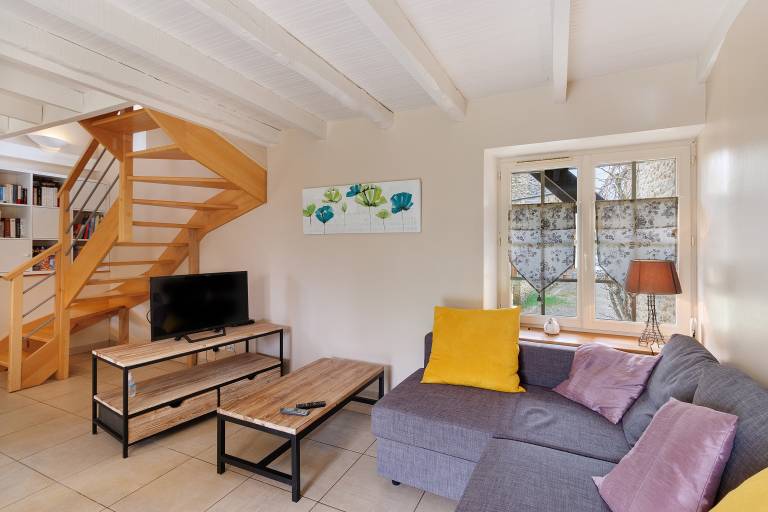 Fully equipped wonderful vacation home with terrace, yard & pool | Garden view | Pet-friendly — photo 2