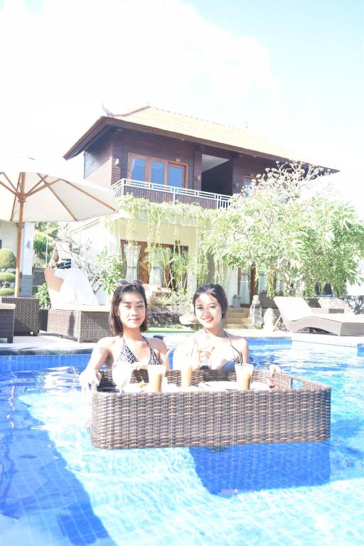Serviced apartment with patio, garden & pool | Close to the beach | Perfect for remote work | Pets are welcome in Penida Island