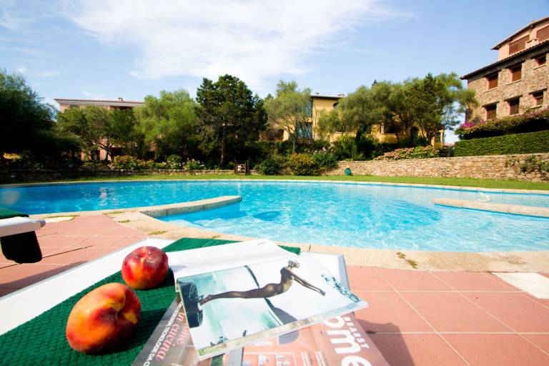 Apartment with pool & garden | Garden view in Olbia