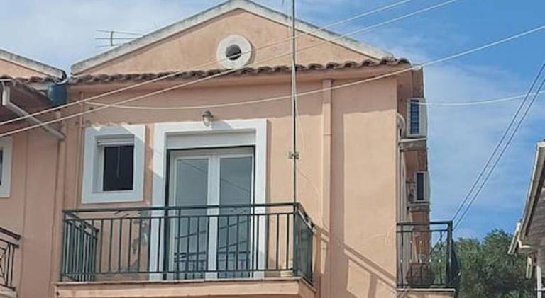 House with terrace — photo 5