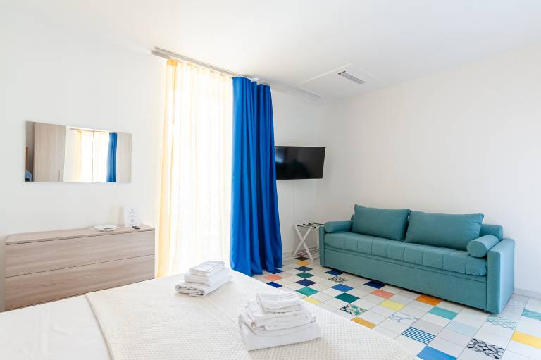 Holiday apartment with patio | Next to Naples Cathedral — photo 2