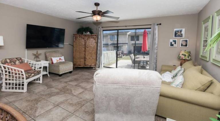 2 BD 2 and half BA Two Story Beach Haven Pet Friendly with Golf Cart — photo 2