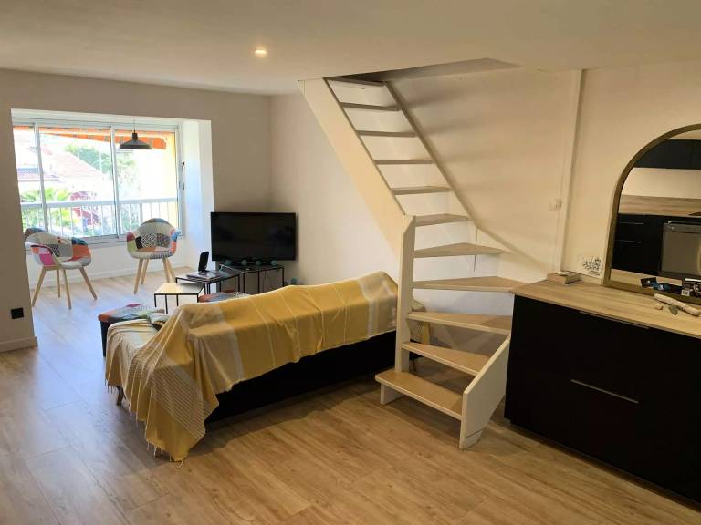 Rental apartment with 2 rooms for 4 persons — photo 2