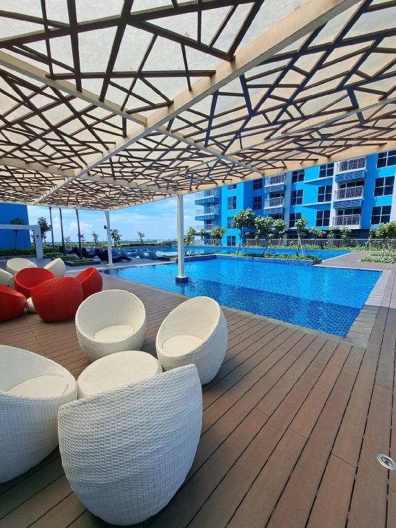 Vacation home with pool — photo 4