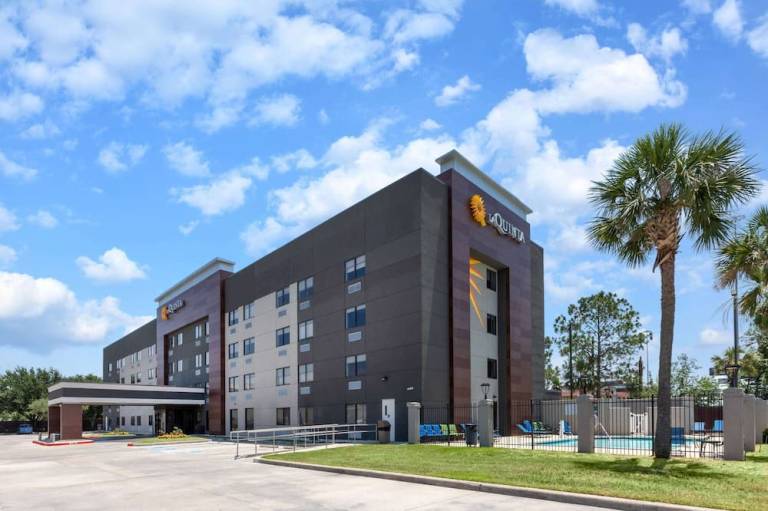 La Quinta Inn & Suites by Wyndham Houston NW Brookhollow