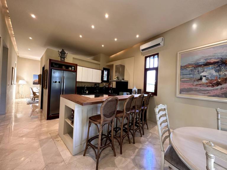 Family-oriented rental apartment with grill, yard & pool | Garden view | Next to the beach | Dogs allowed — photo 4