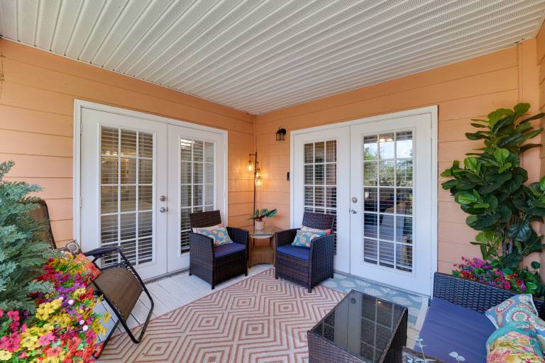 5 Mi to WDW: Resort-Style Condo w/ Pool Access in Osceola, FL