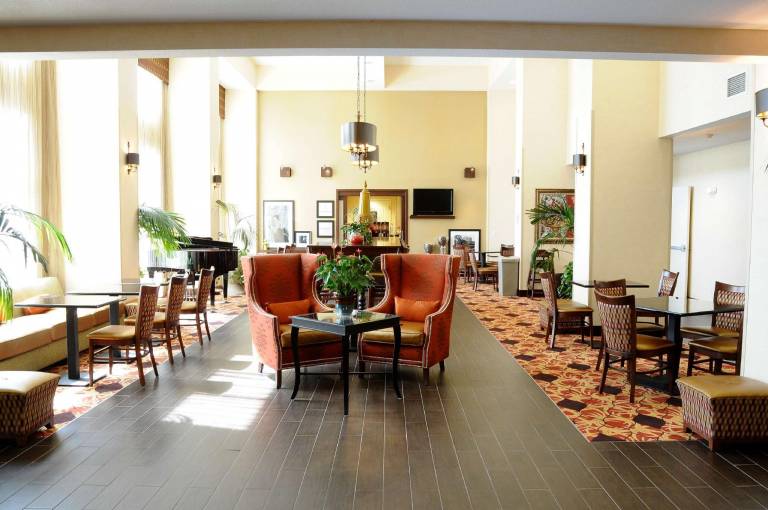 Hampton Inn & Suites Redding — photo 3