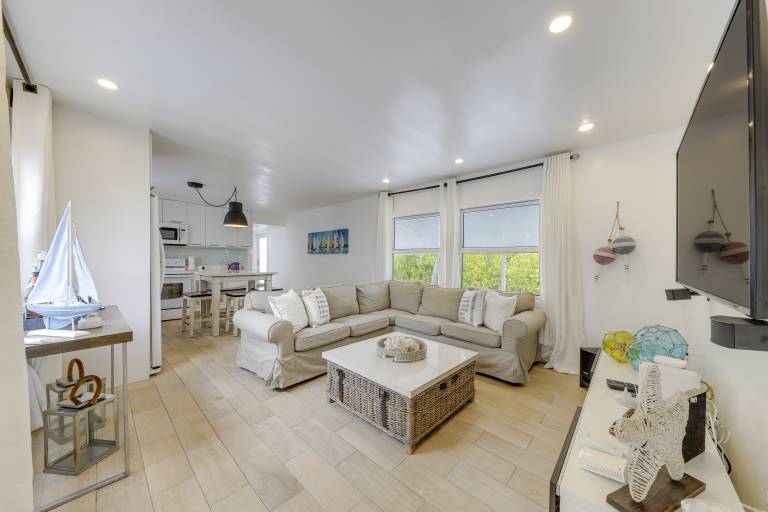 Lanai, Pool & Patios: Waterfront Home in Tavernier — photo 3