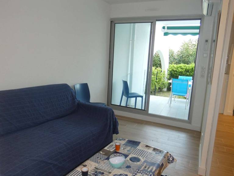 Modern Studio with Garden, Close to Beach & Shops, Perfect for Families — photo 4