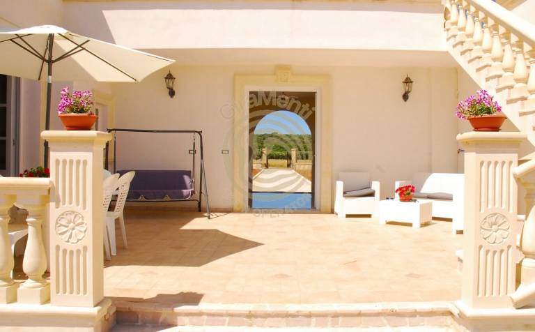 Family-friendly spacious villa with barbeque, private pool & garden | Pets allowed — photo 4