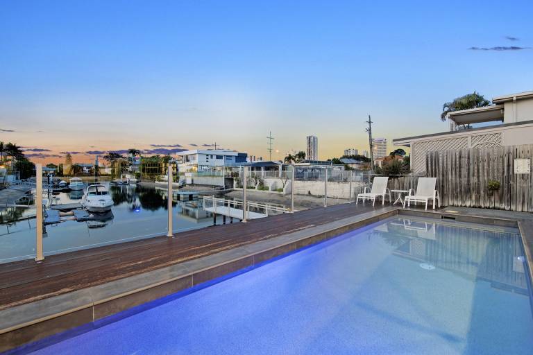 House Broadbeach Waters