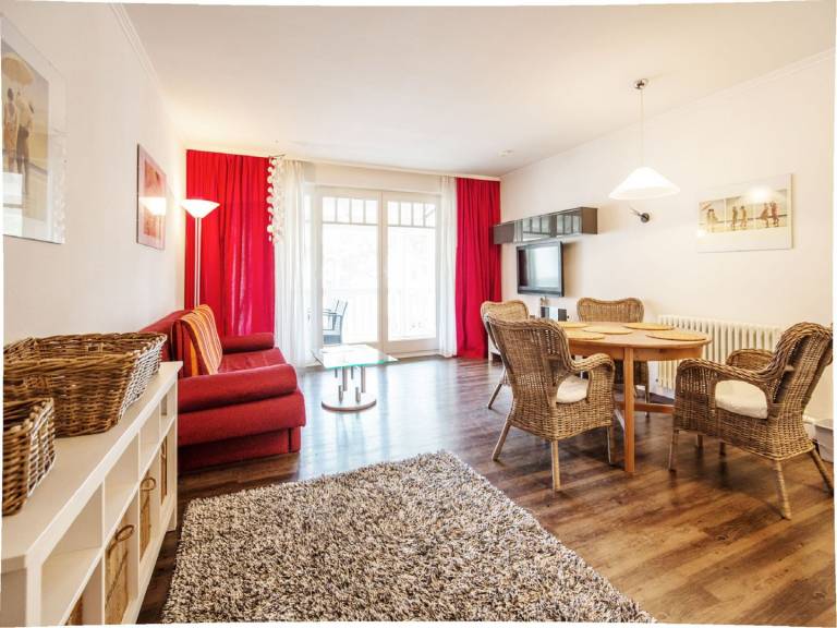 Komfortplus Ferienwohnung mit 1 Schlafzimmer und Balkon im Obergeschoss in Binz