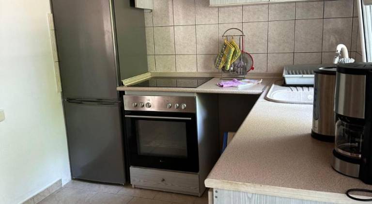 Holiday apartment with yard, BBQ & terrace — photo 4