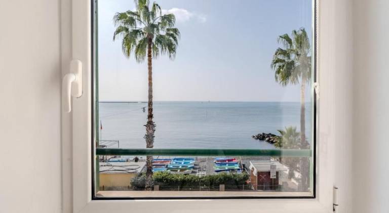 Holiday apartment with 1 room for 4 persons in Genoa