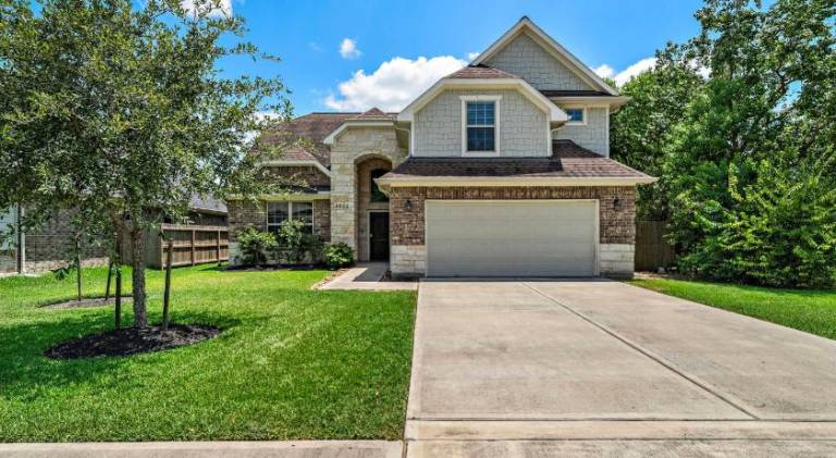 Fully equipped ample vacation home with grill & yard | Suitable for remote work | Pets allowed — photo 5