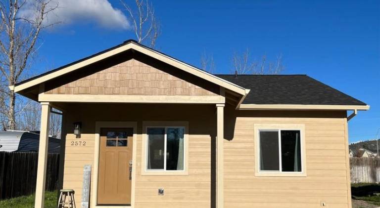 Beautiful vacation home | Pets are welcome in Medford, OR
