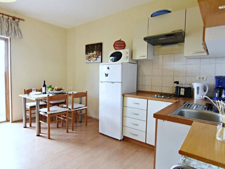 Rental apartment with terrace & yard | Nature view — photo 5