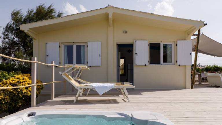 Villa with hot tub, patio & yard | Panoramic view — photo 2