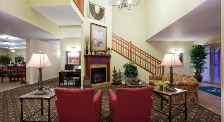 GrandStay Hotel & Suites Downtown Sheboygan — photo 3
