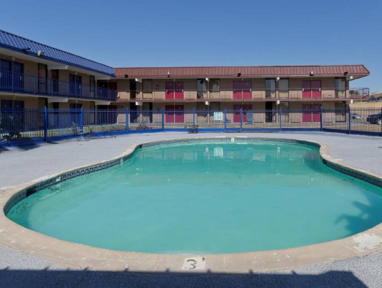 Knights Inn - Brenham, TX — photo 2