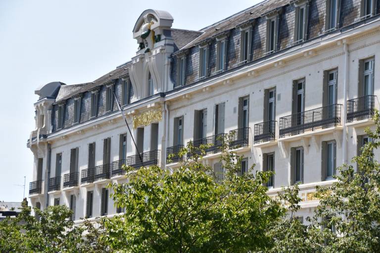 Le Grand Hotel Tours in Tours