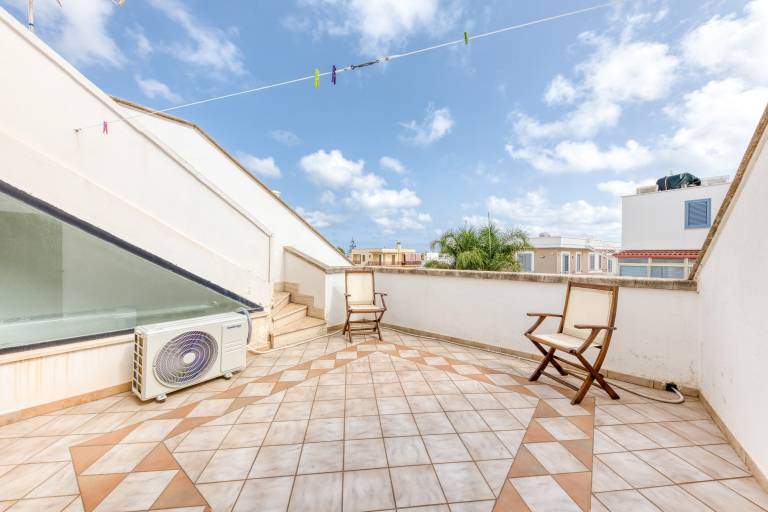 Apartment 'Baia Delle Sirene Le' with Private Terrace and Air Conditioning — photo 3