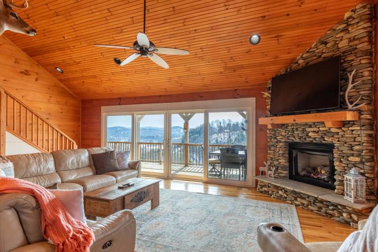 Rosey Outlook - Hot Tub, Great Views, Pool Table, between Boone & Blowing Rock — photo 5