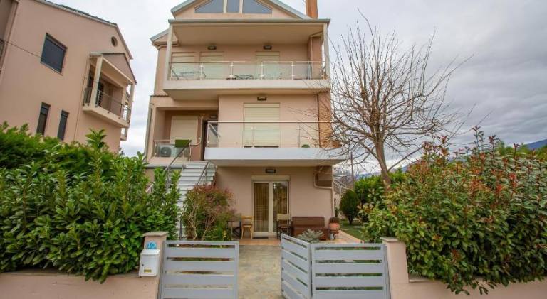 Fully equipped holiday apartment with terrace, yard & grill | Good for workation | Pet-friendly — photo 4