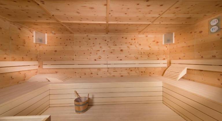 Charming chalet with sauna, patio & grill | Close to the ski | Pets allowed — photo 5