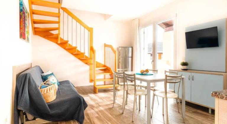 Fully equipped holiday apartment with pool & patio | Pets are welcome — photo 2