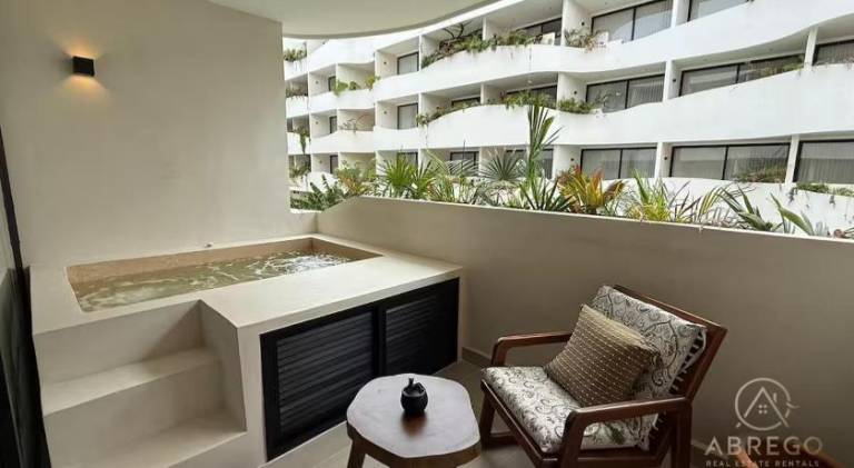 Beautiful serviced apartment with jacuzzi, terrace & yard | Pets allowed — photo 3