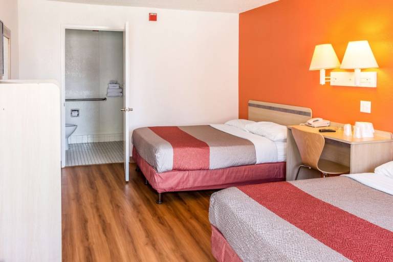 Motel  West Park Community