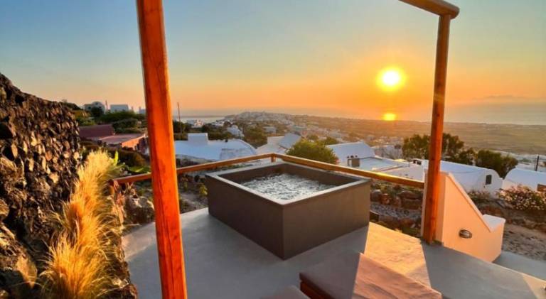 Sunset Paradise Oia in Santorini