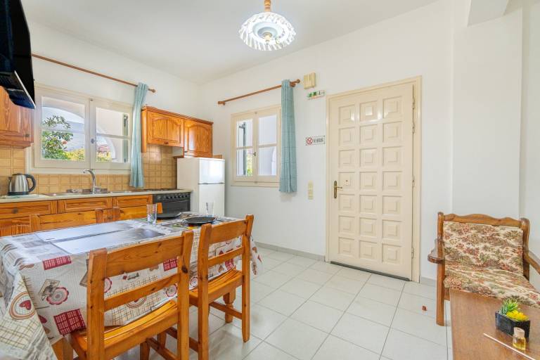 Apartment 'Olivea Apt 1' with Sea View, Wi-Fi and Air Conditioning — photo 4