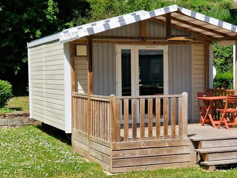 Mobile home with patio — photo 3