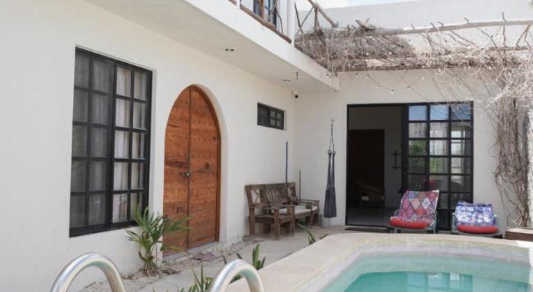 Vacation home with pool | Pets are welcome — photo 2