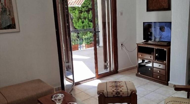 Charming rental apartment with terrace & garden | Pets allowed — photo 2
