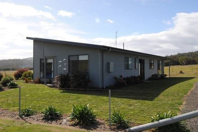 House  Coles Bay