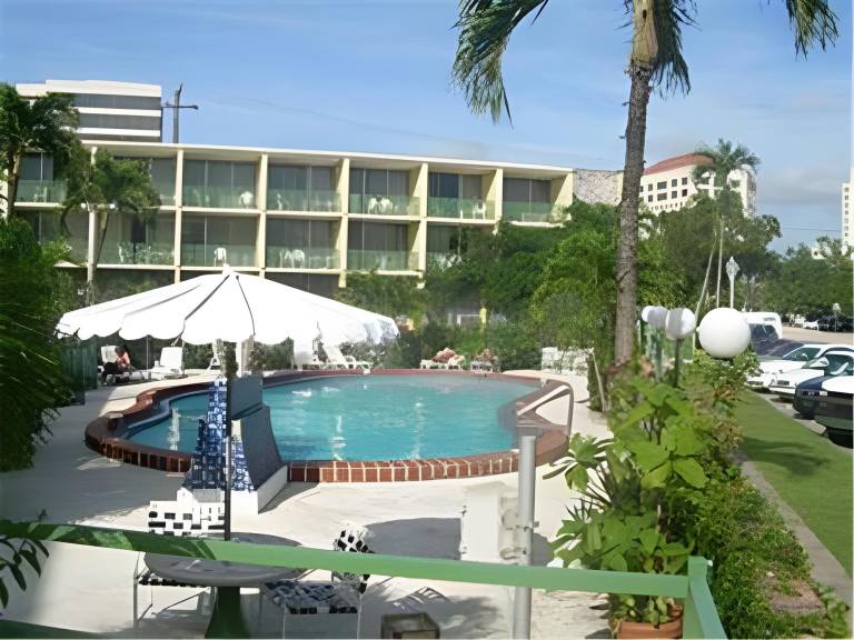 Hotel Chateaubleau in Coral Gables, FL