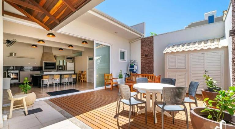House | Next to the beach | Pets allowed — photo 4