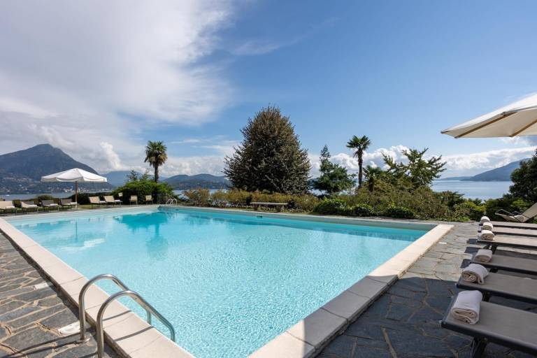 Villa with barbeque, private pool & patio | Pets are welcome — photo 3