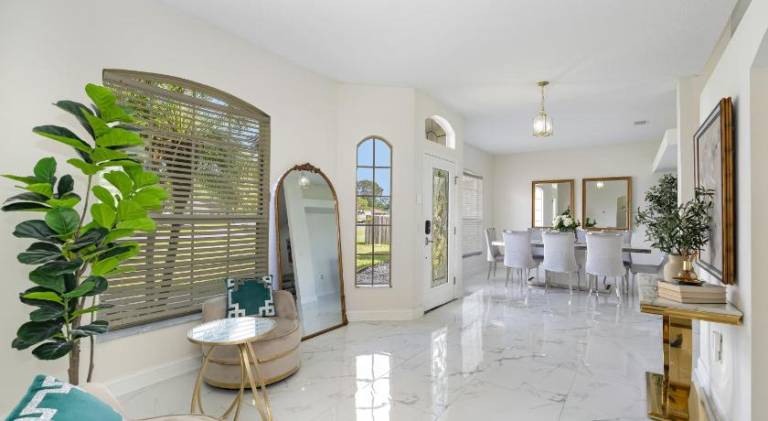 204 m&sup2; Villa