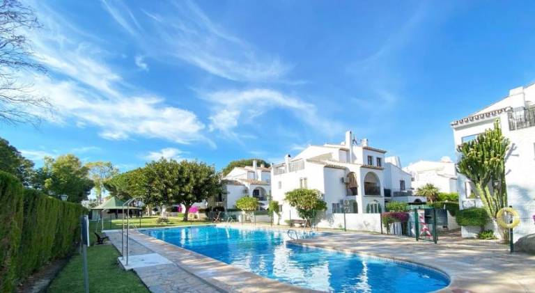 Holiday apartment with pool — photo 3