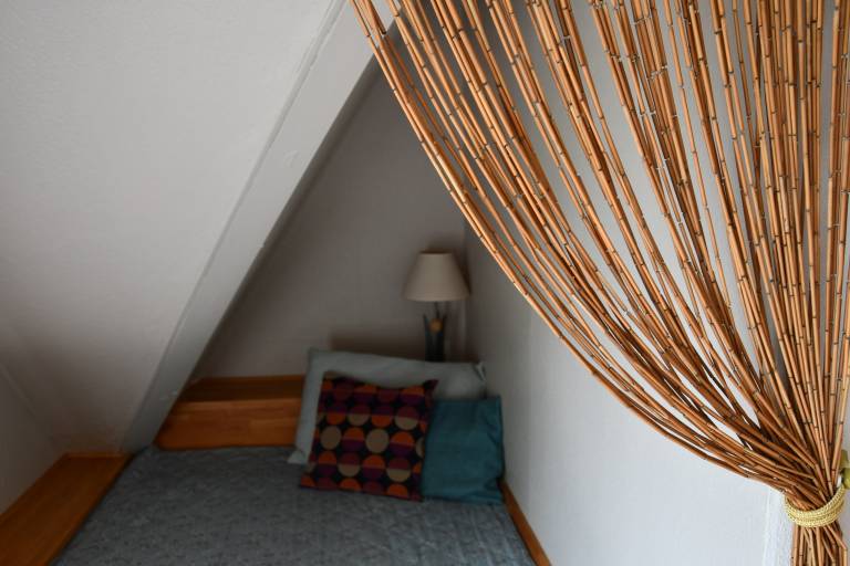 Lovely Town Apartment - Sleeps 5, Parking & Garden — photo 4