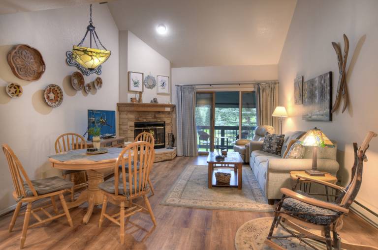 Scenic Mountain Escape (304) Deck, Mtn Views, Fireplace, Near Ski, Dogs OK — photo 2