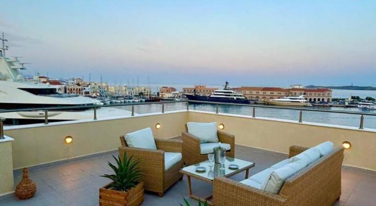 Lovely rental apartment with patio | Perfect for remote work | Pets allowed in Syros