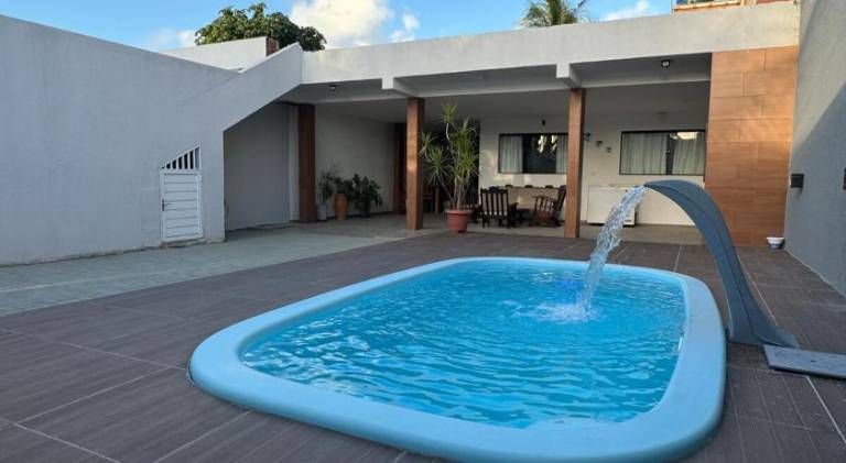Vacation home with pool in Maragogi